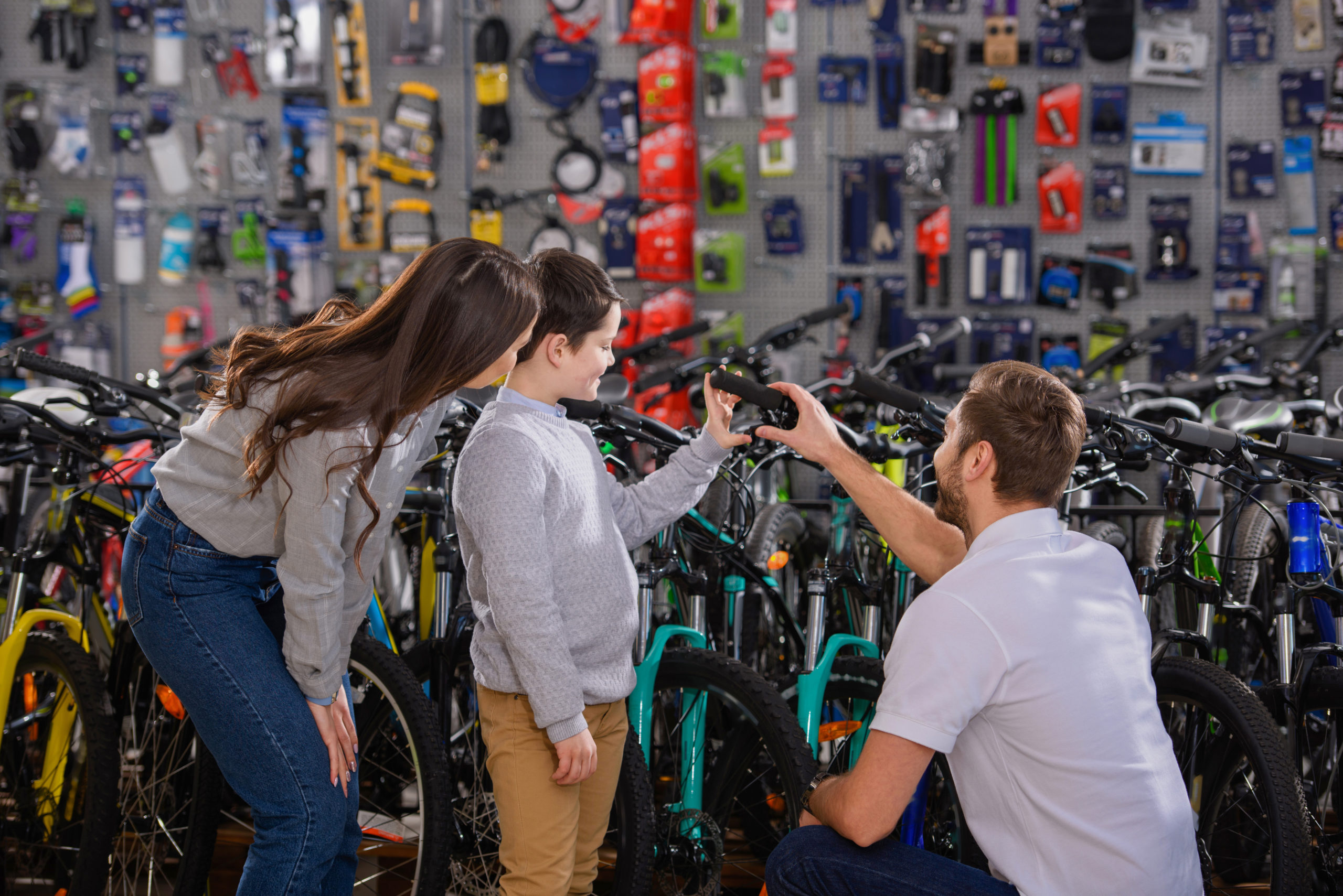 ¿Qué servicios y productos ofrece una tienda especializada en bicicletas?