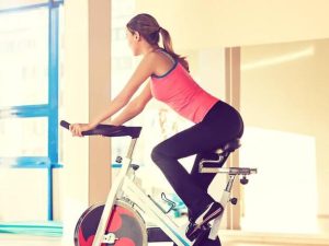 ¿Cuáles son los beneficios del entrenamiento con bicicletas de spinning?
